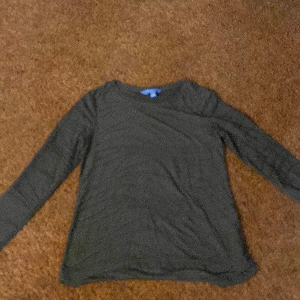 Long sleeve green shirt with ripples. Small. Simply Vera Vera Wang.
